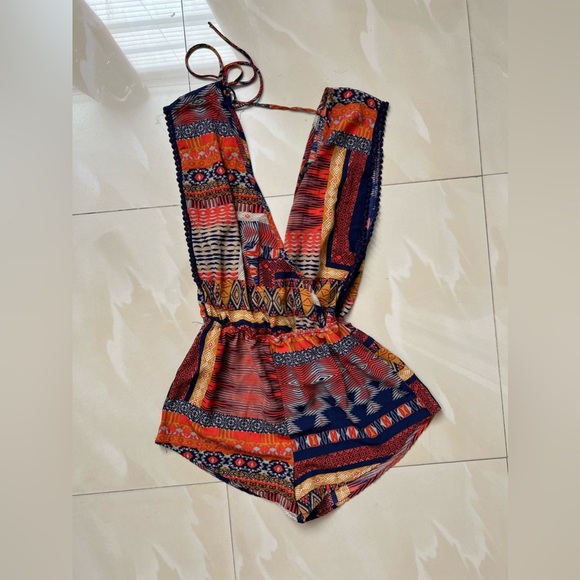 On Twelfth  Floral Romper Size S Sleeveless  Multicolor Shorts Shelf Open Back. - Picture 16 of 16